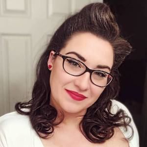 Meet your Posher, Elizabeth